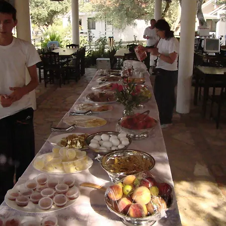 Fishop At Altea Lodge Dhermi